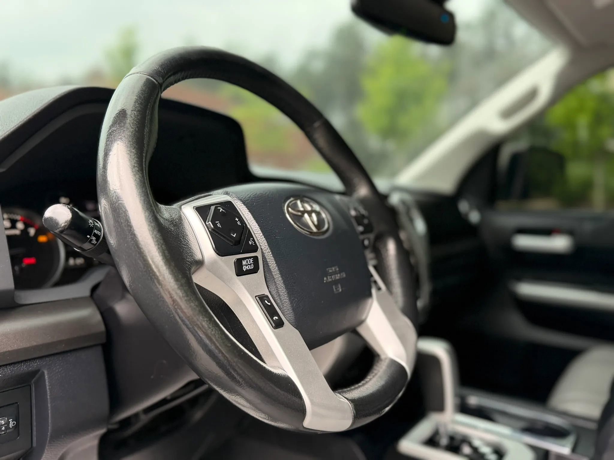 Used 2020 Toyota Tundra SR5 w/ SR5 Leather Package RWD image 11