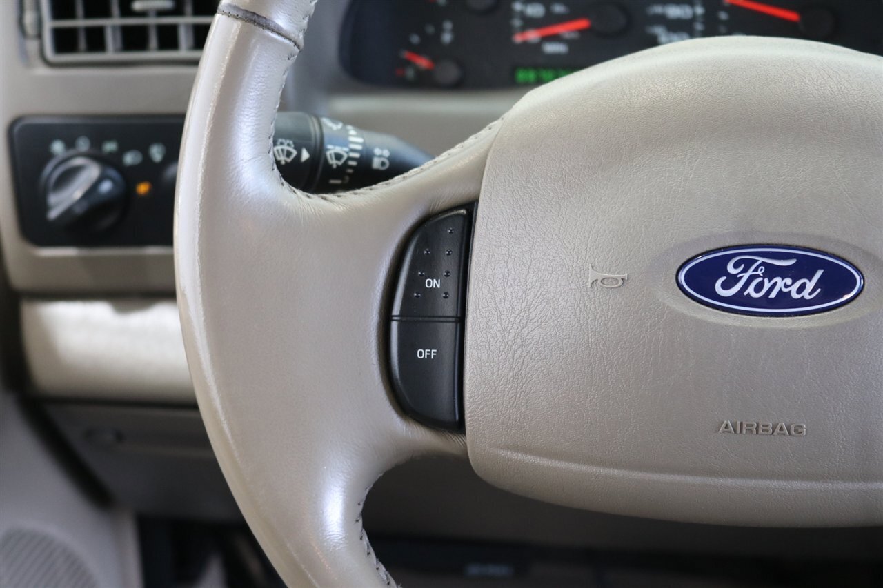 Used 2003 Ford F250 Lariat AWD/4WD image 82