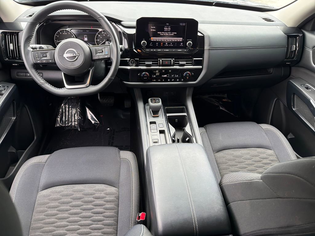 Used 2023 Nissan Pathfinder SV FWD image 14