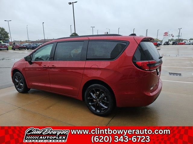 New 2026 Chrysler Pacifica Limited w/ S Appearance Package image 5