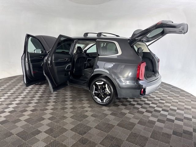 Certified 2025 Kia Telluride S image 18