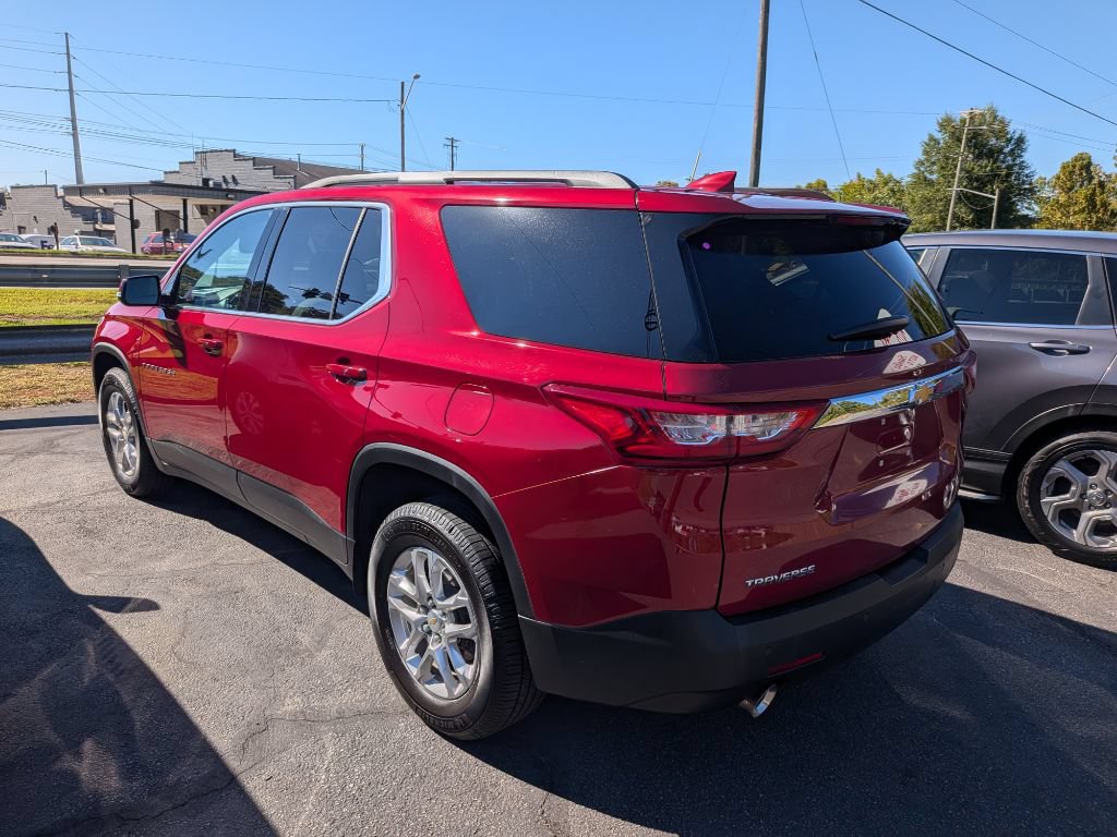 Used 2019 Chevrolet Traverse LT FWD image 2