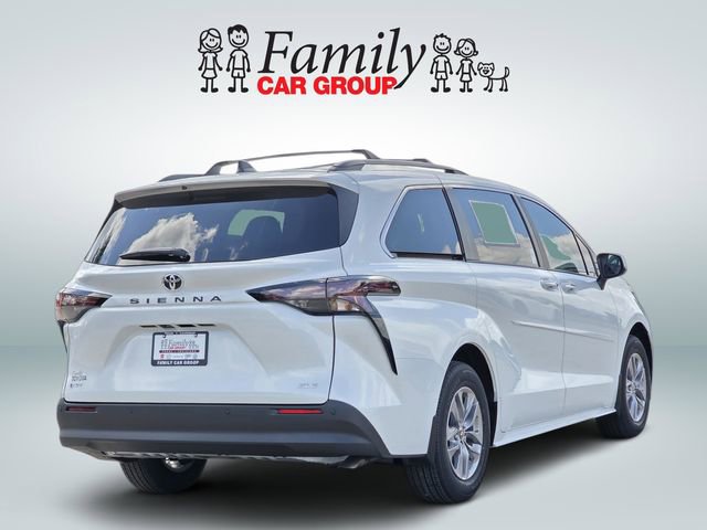 New 2026 Toyota Sienna XLE image 4