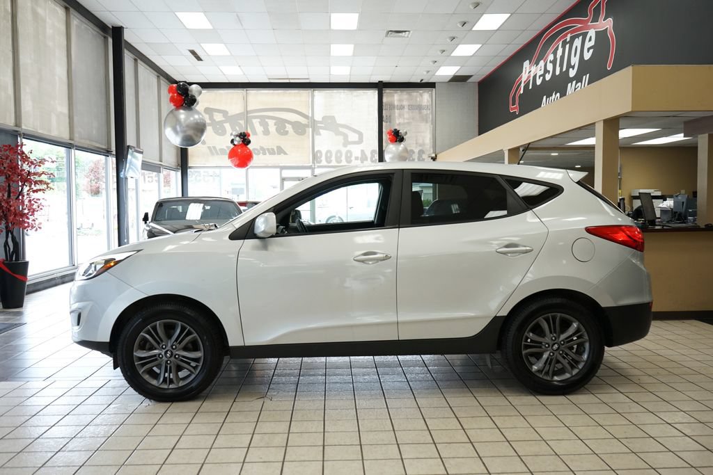 Used 2015 Hyundai Tucson GLS w/ Option Group 02 AWD/4WD image 3