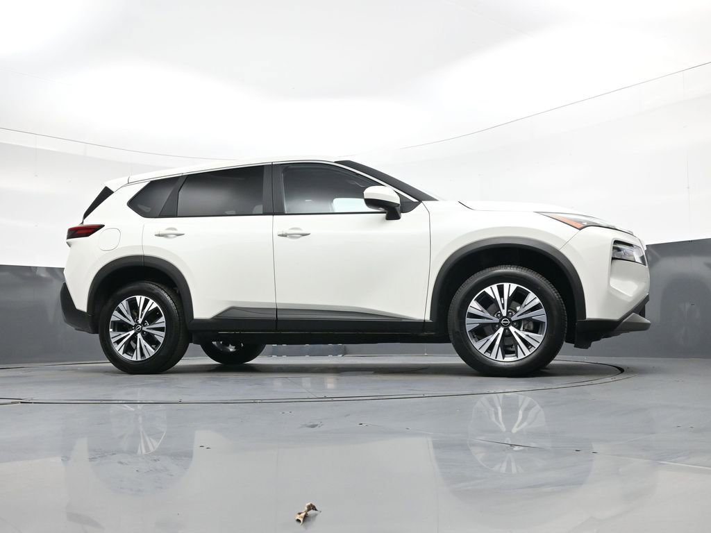 Used 2023 Nissan Rogue SV image 35