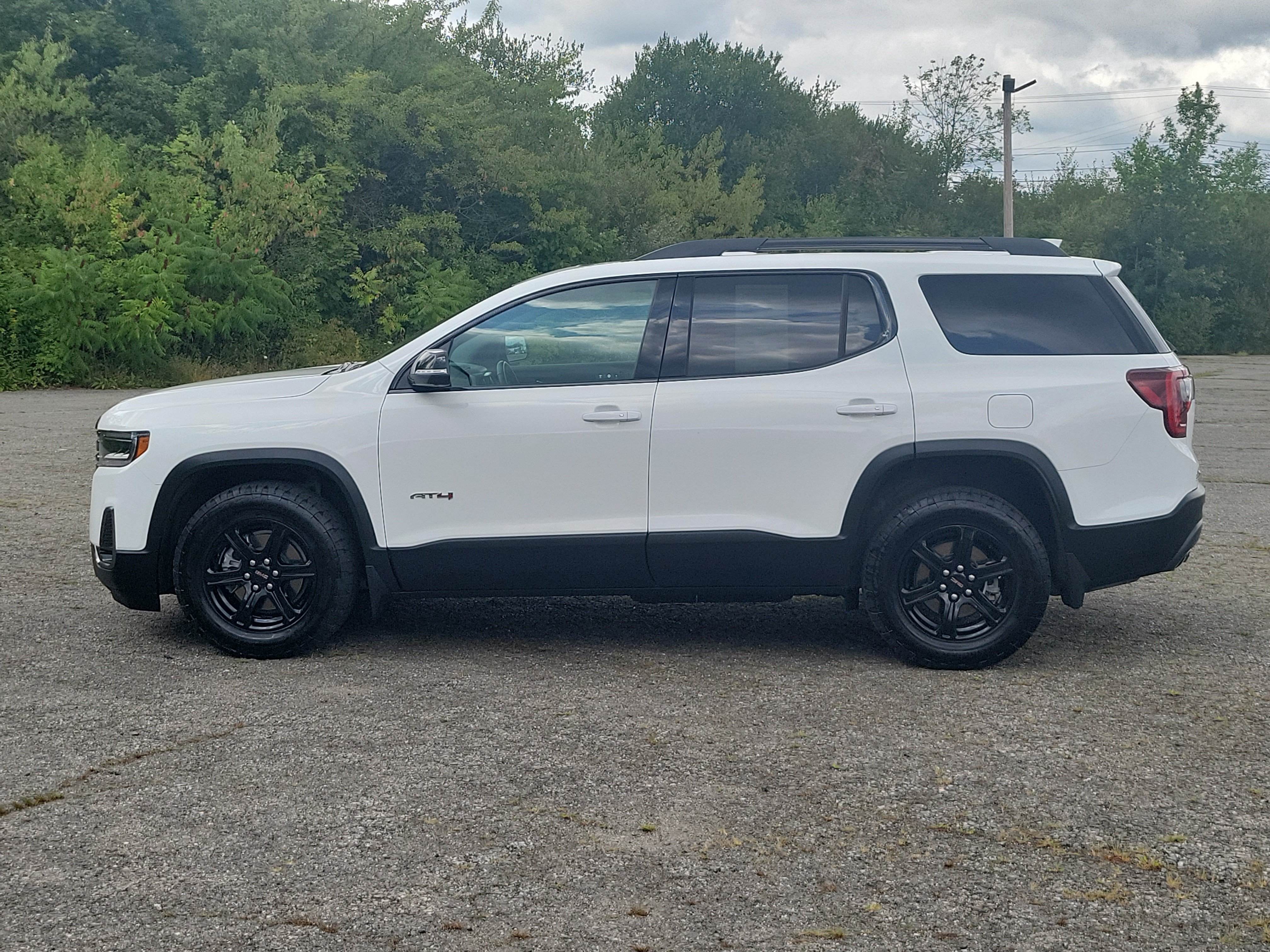 Used 2023 GMC Acadia AT4 w/ Technology Package AWD/4WD image 8