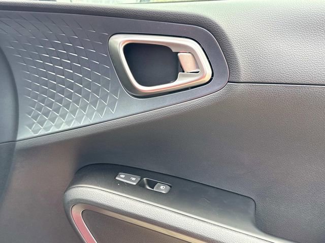 New 2025 Kia Soul EX FWD image 18