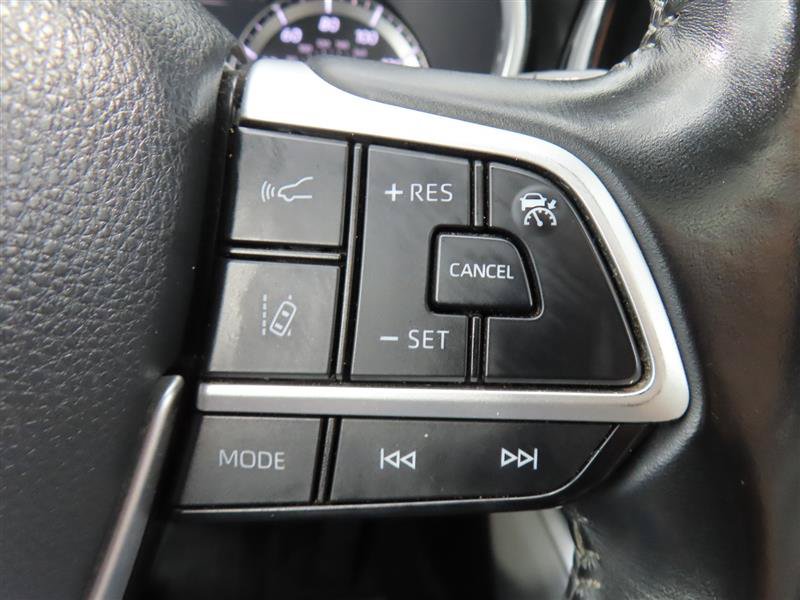 Used 2023 Toyota Highlander XLE FWD image 19