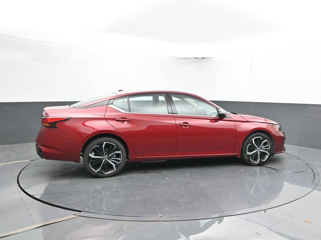 Used 2024 Nissan Altima 2.5 SR w/ SR Premium Package AWD/4WD image 12