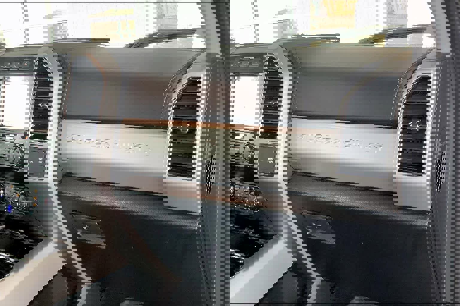 Used 2019 Ford F250 Lariat w/ Lariat Ultimate Package image 19