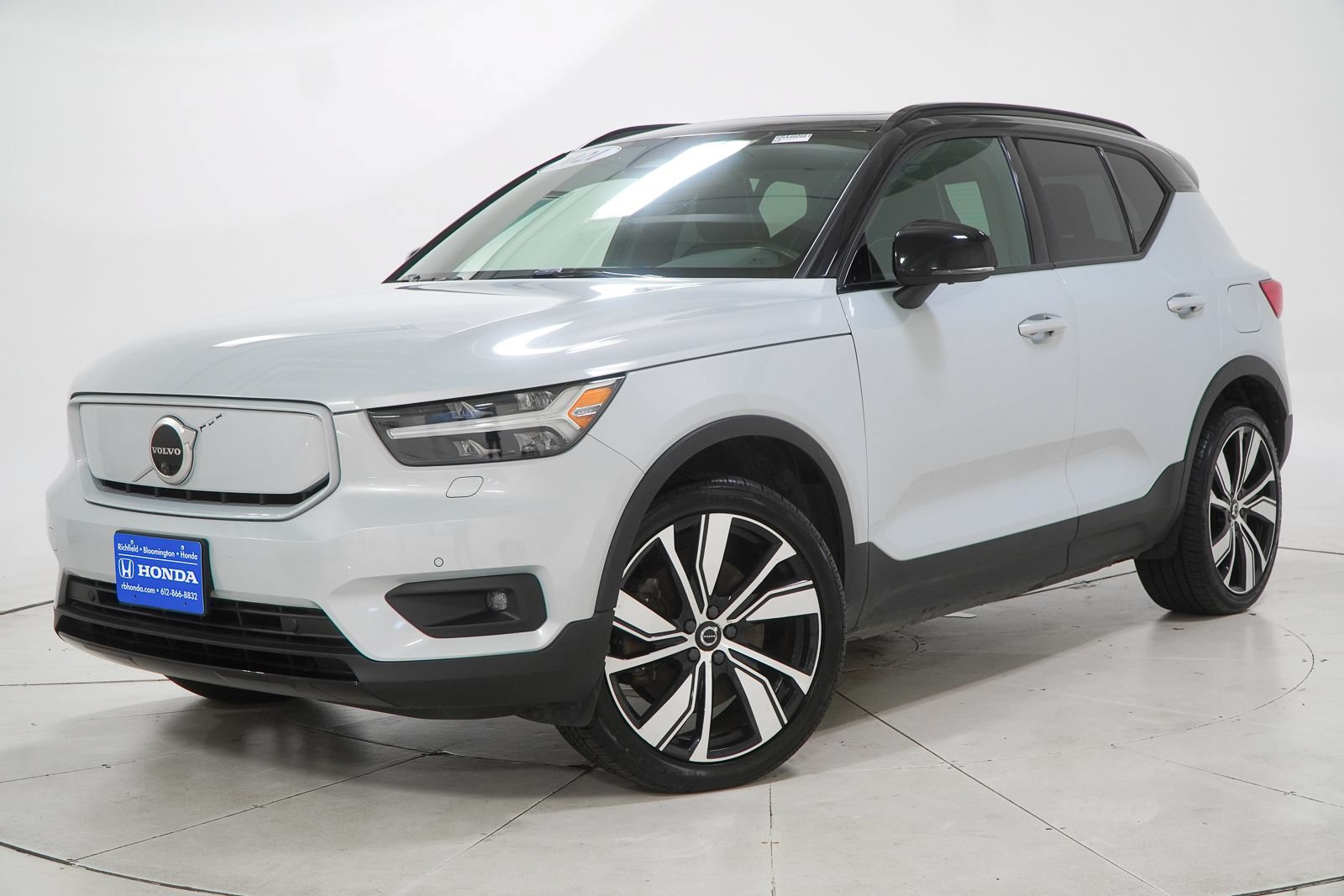 Used 2021 Volvo XC40 P8 Recharge w/ Advanced Package AWD/4WD video 1