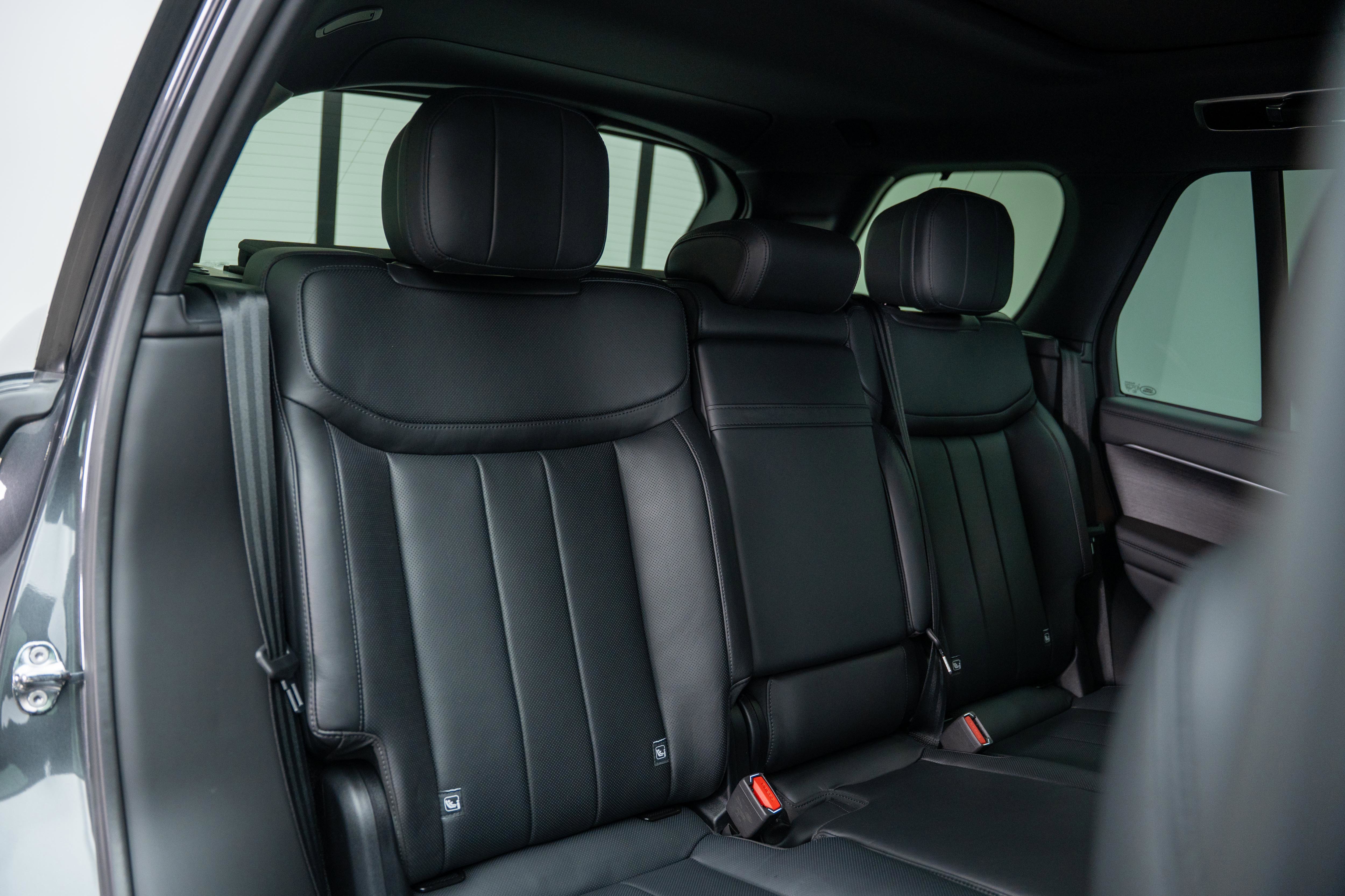 Used 2025 Land Rover Range Rover SE AWD/4WD image 20