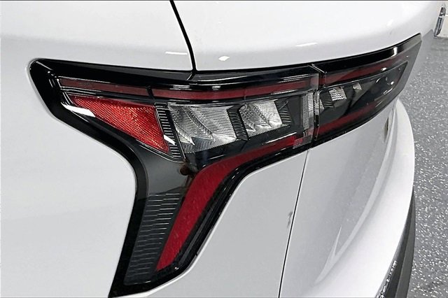 Used 2025 Chevrolet Equinox LT image 22