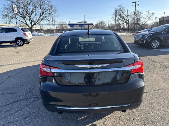 Used 2013 Chrysler 200 Limited w/ Sun & Sound Pkg image 3