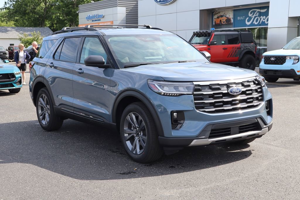 New 2026 Ford Explorer Active AWD/4WD image 2