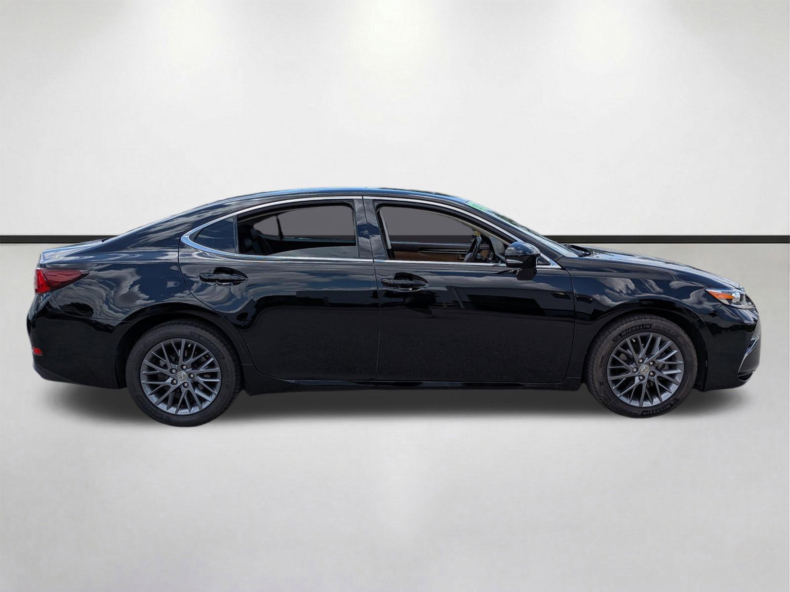 Used 2018 Lexus ES 350 w/ Premier Package FWD image 3