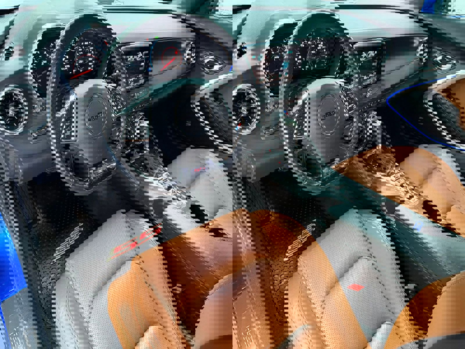 Used 2016 Chevrolet Camaro SS image 2