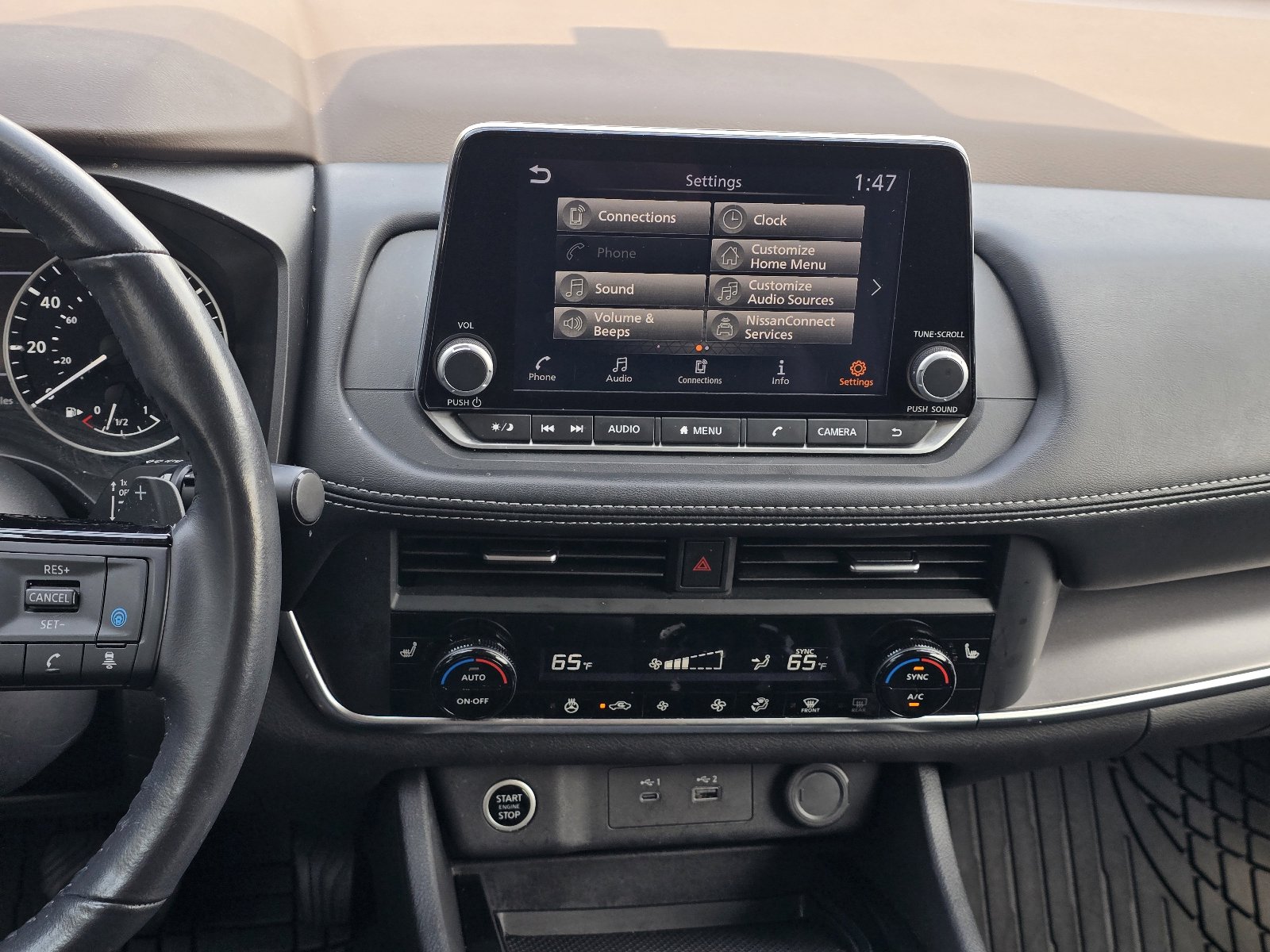 Used 2023 Nissan Rogue SV w/ SV Premium B Package image 15