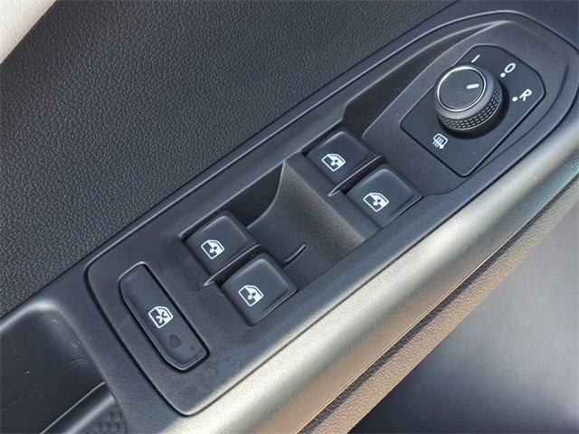 New 2025 Volkswagen Taos SE image 22