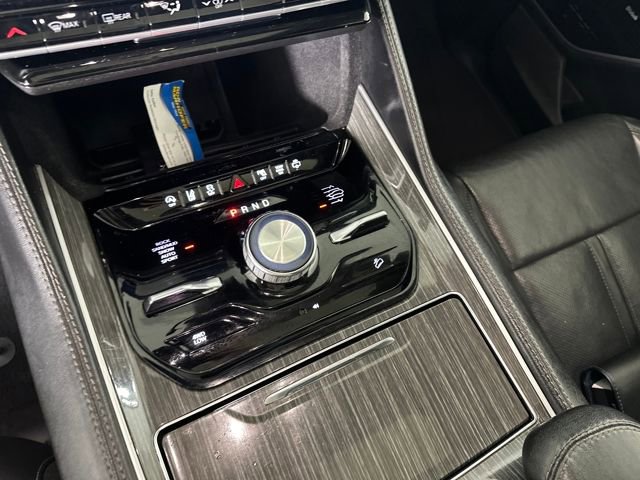 Used 2022 Jeep Wagoneer Series III w/ Premium Group I image 19