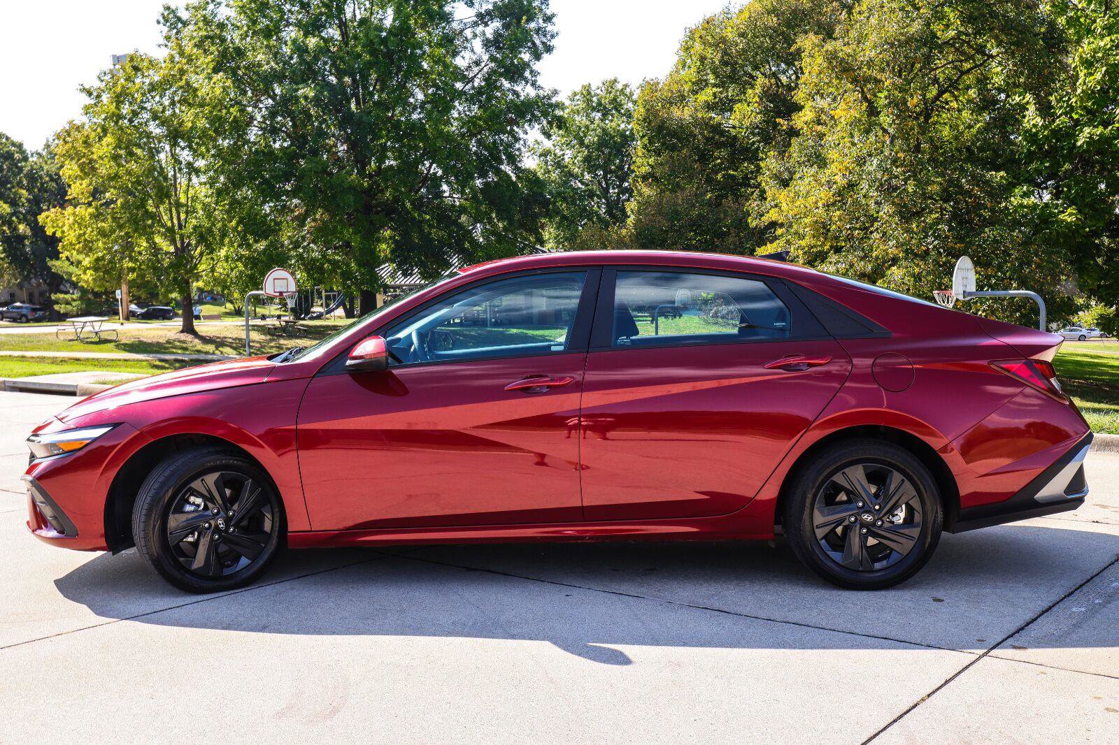 Used 2024 Hyundai Elantra SEL FWD image 4
