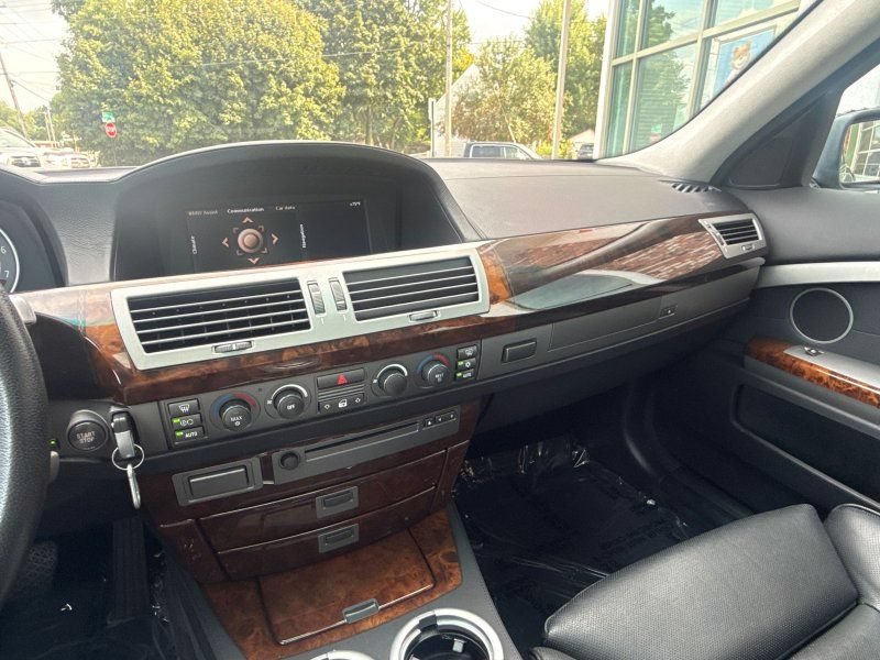 Used 2004 BMW 760Li RWD image 28