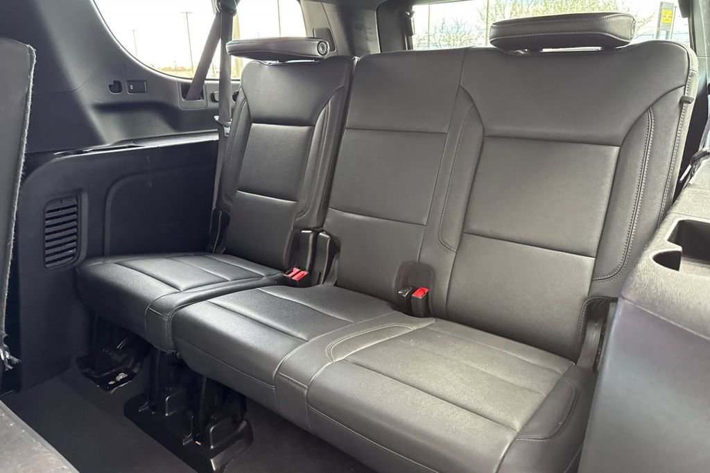 Used 2024 Chevrolet Suburban LT AWD/4WD image 15