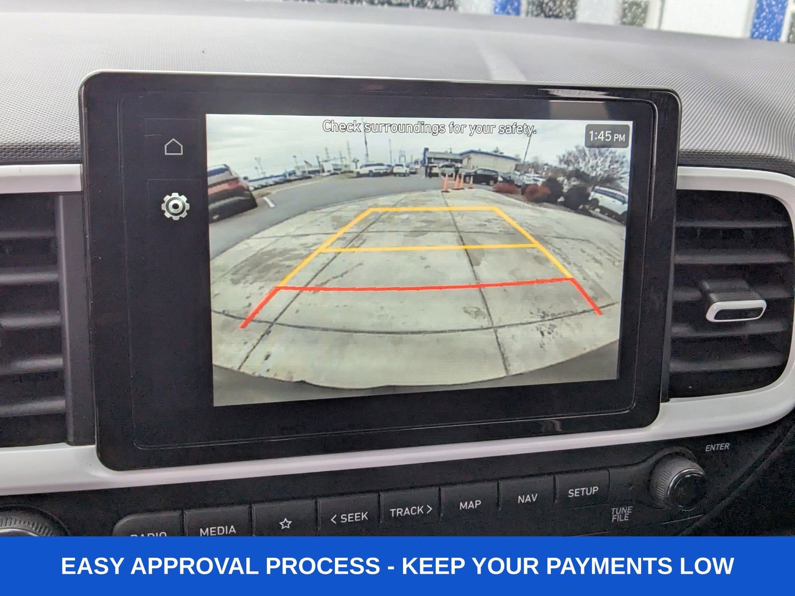 Used 2025 Hyundai Venue Limited image 23