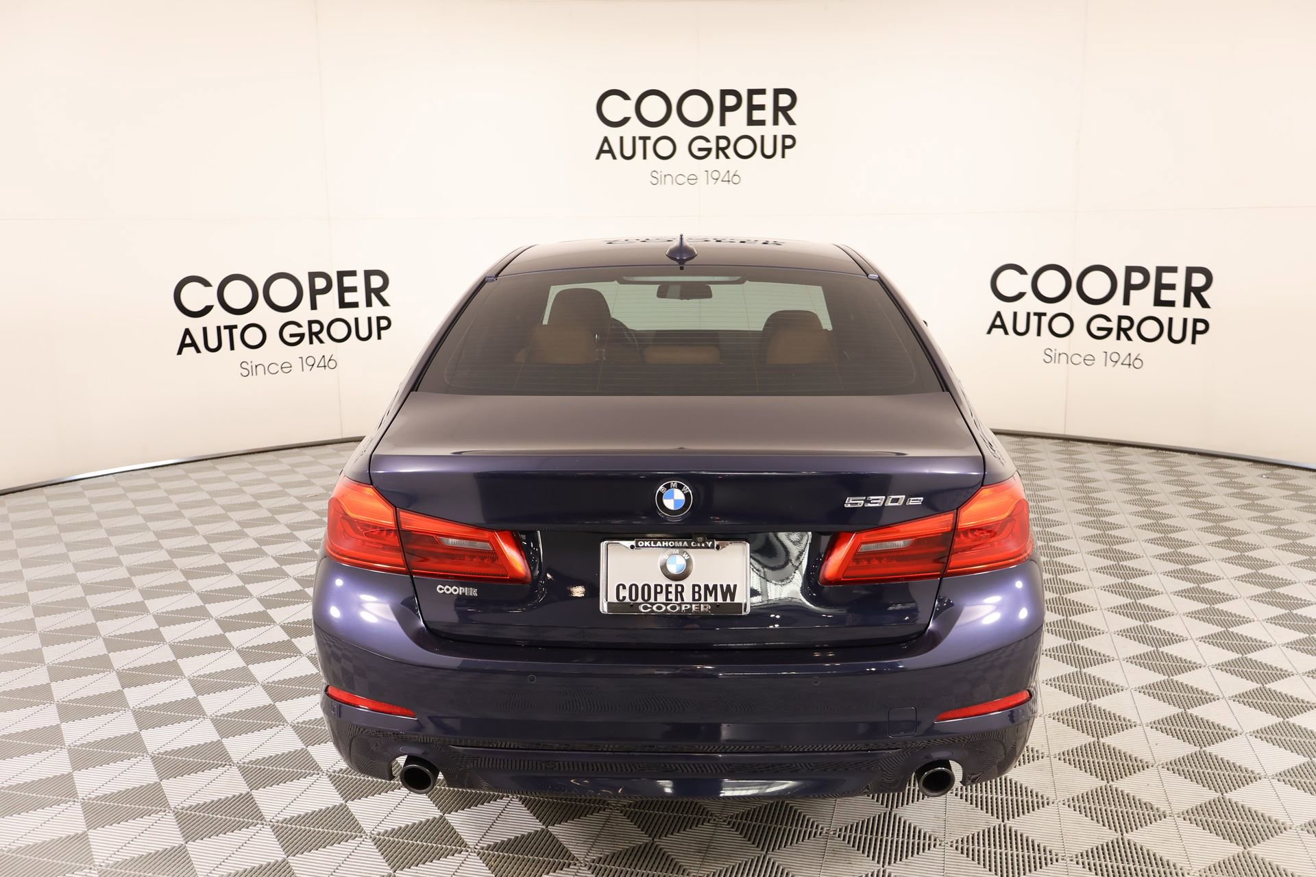 Used 2019 BMW 530e xDrive w/ Convenience Package image 23