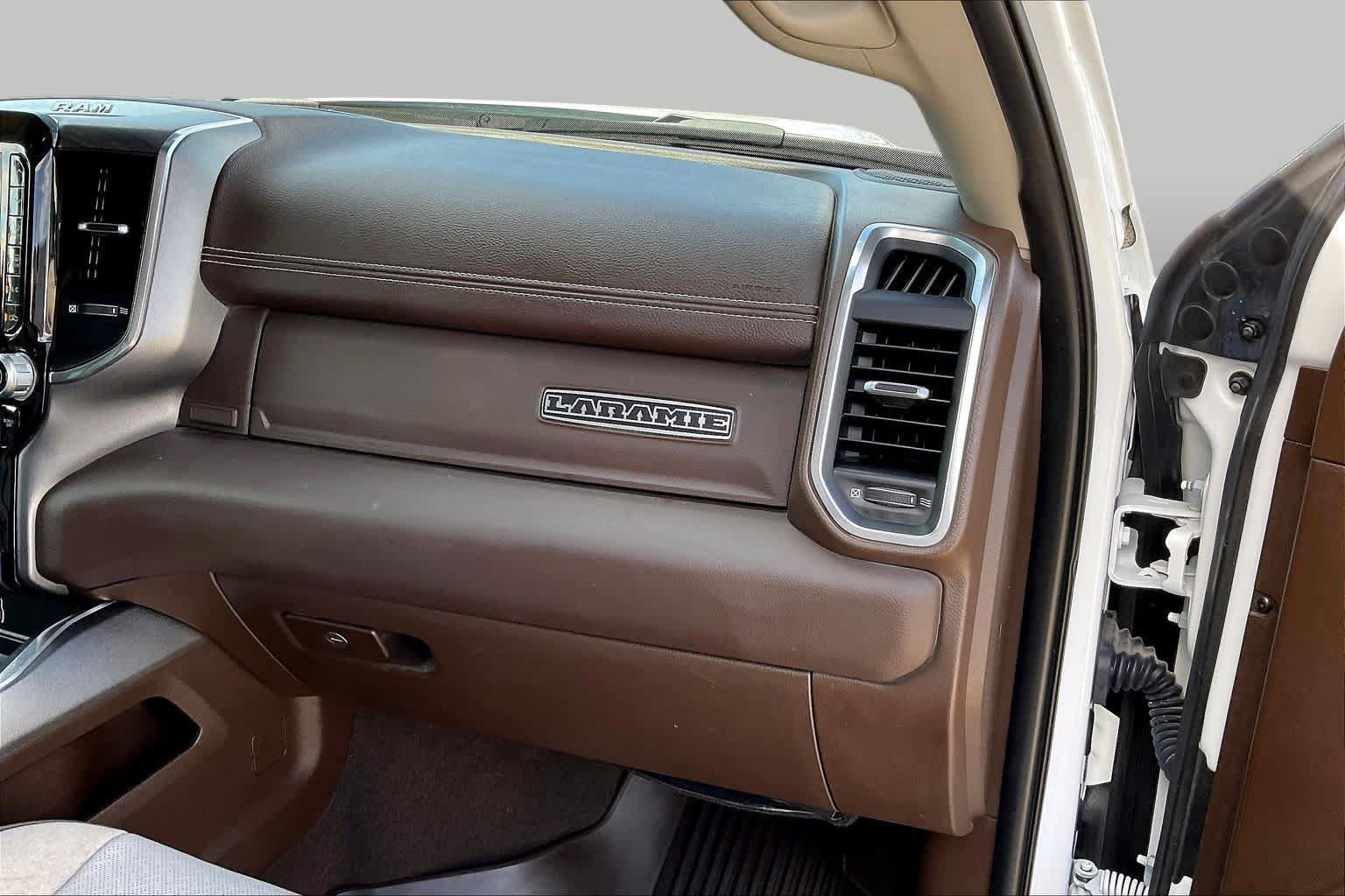 Used 2025 RAM 3500 Laramie AWD/4WD image 19