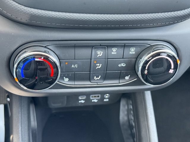 Used 2023 Chevrolet TrailBlazer LT FWD image 19