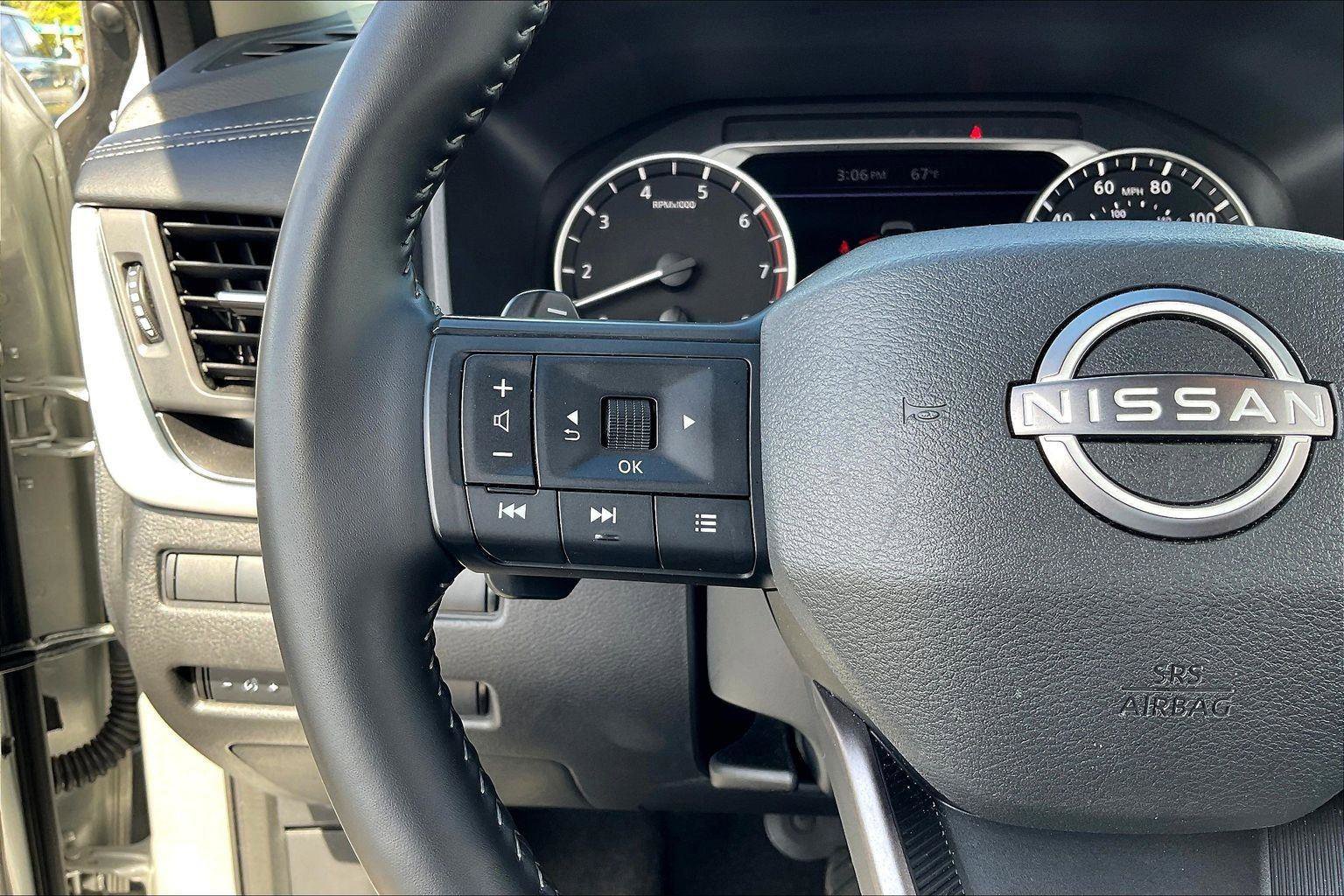 Certified 2025 Nissan Rogue SV AWD/4WD image 19