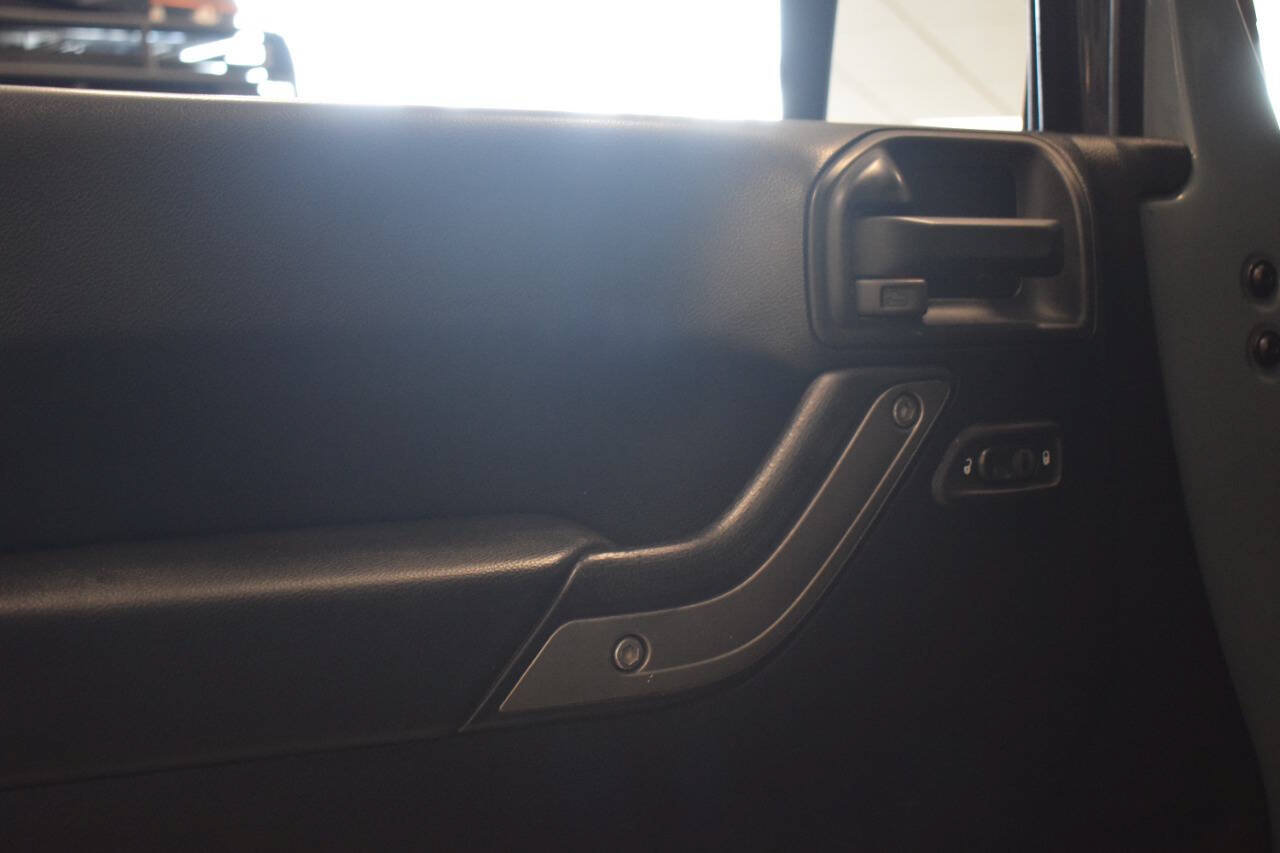 Used 2014 Jeep Wrangler Unlimited Sport w/ Quick Order Package 24S AWD/4WD image 85