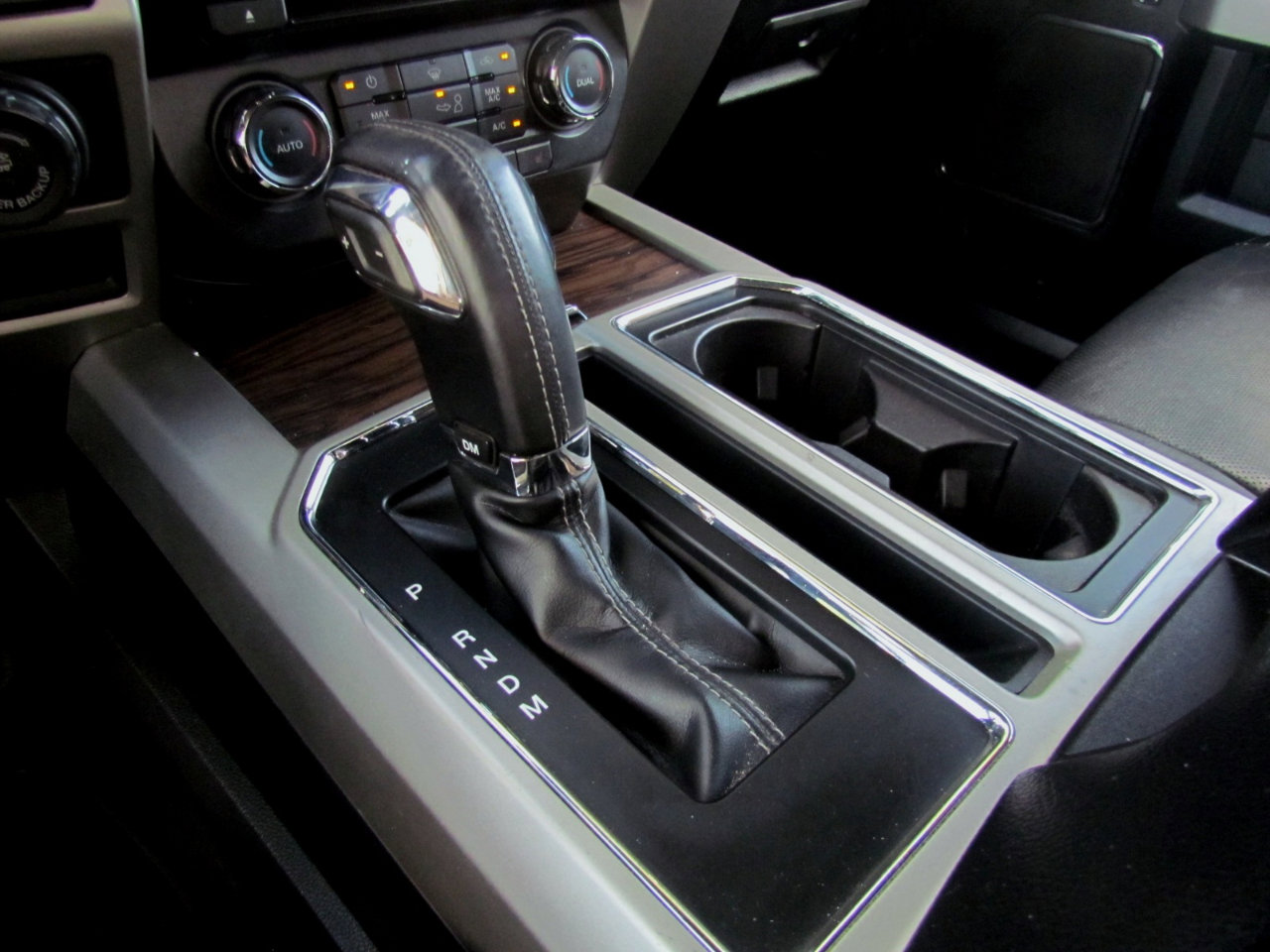 Used 2018 Ford F150 Lariat image 38