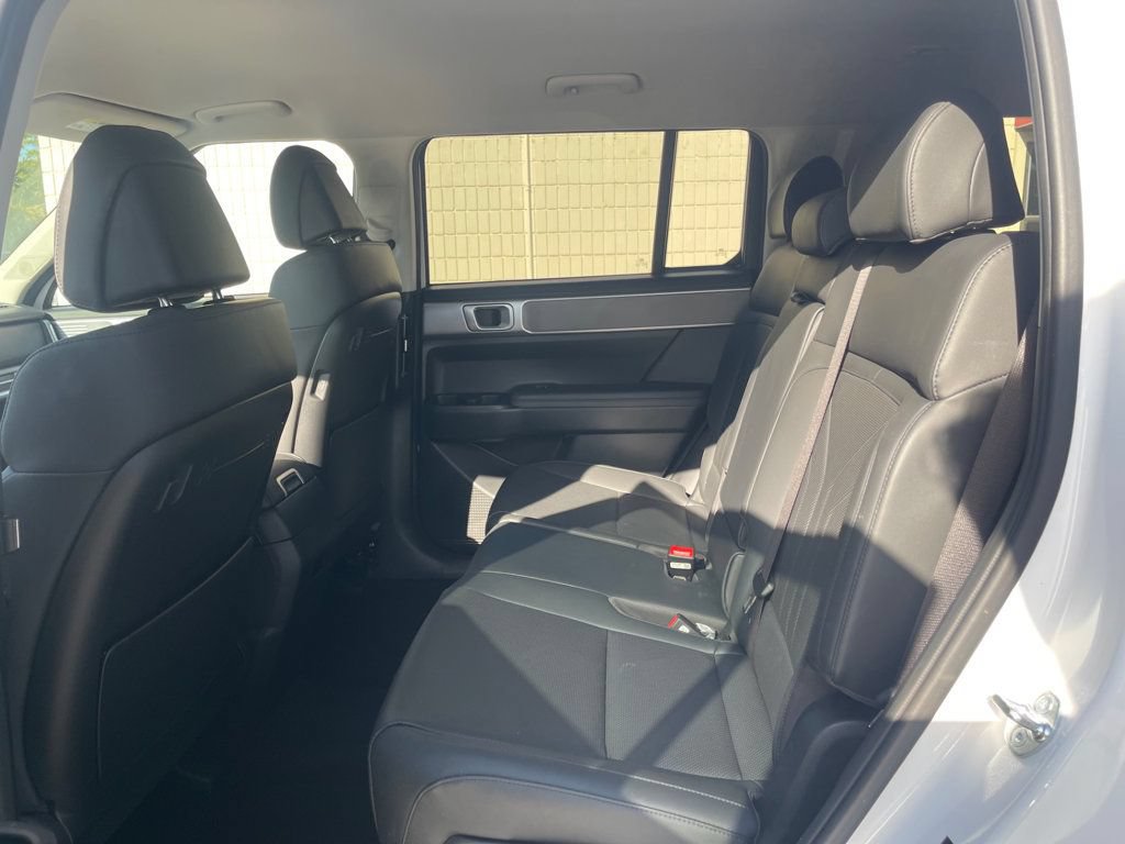 Used 2026 Hyundai Santa Fe SEL FWD image 12