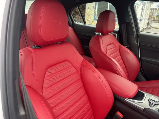 Used 2024 Alfa Romeo Giulia Veloce image 14