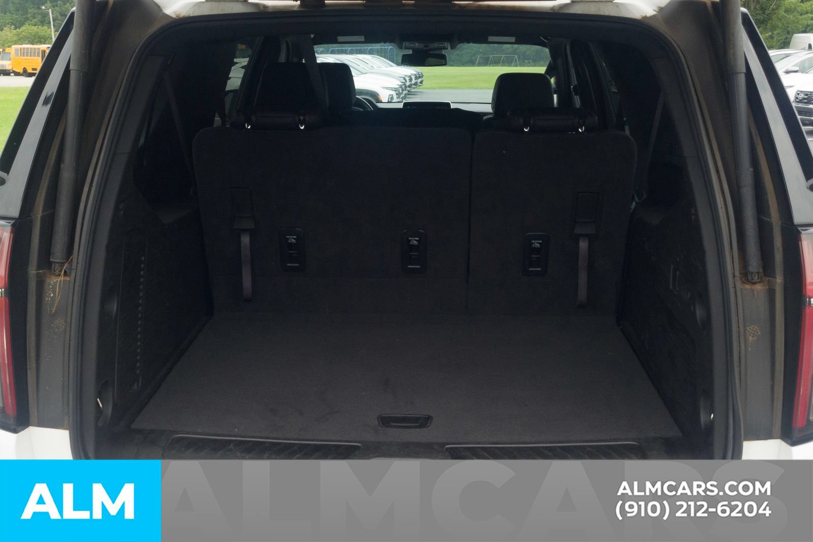 Used 2024 Chevrolet Suburban LT RWD image 8