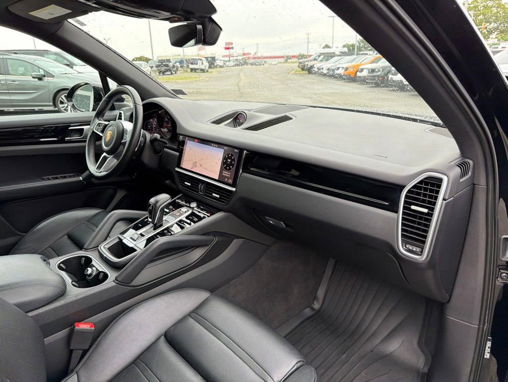Used 2021 Porsche Cayenne AWD/4WD image 22
