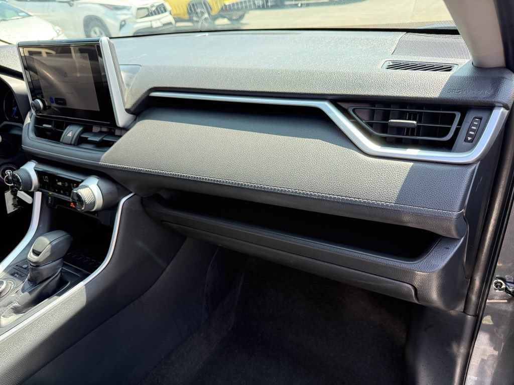 Certified 2025 Toyota RAV4 LE AWD/4WD image 16