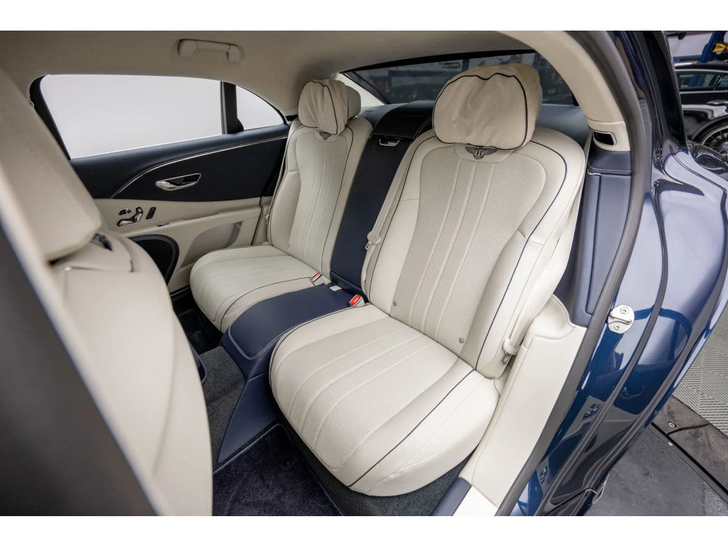 Certified 2023 Bentley Flying Spur V8 AWD/4WD image 18