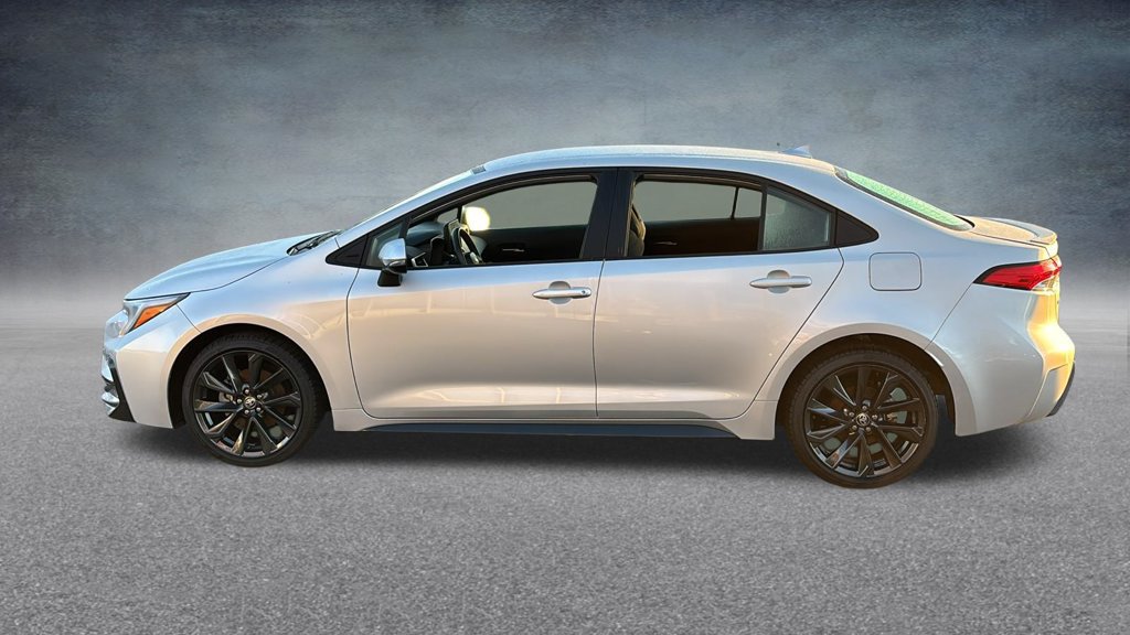 Used 2025 Toyota Corolla SE FWD image 4