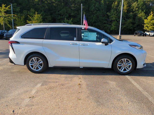 New 2026 Toyota Sienna Limited AWD/4WD image 3