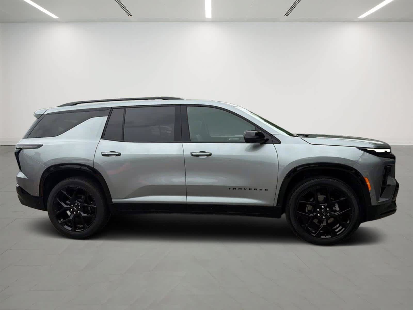Used 2026 Chevrolet Traverse RS w/ LPO, Floor Liner Package AWD/4WD image 5