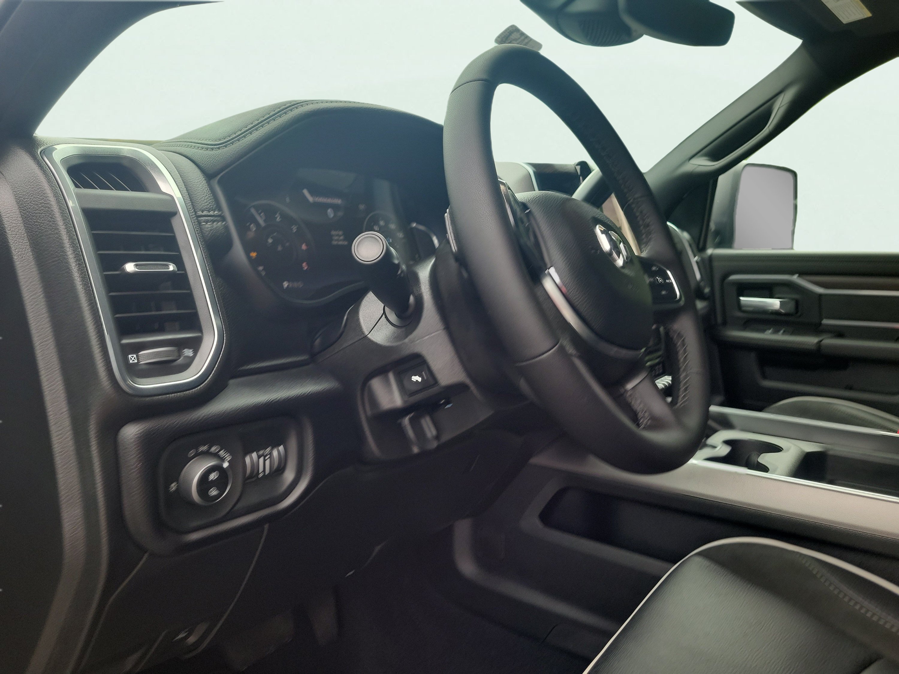 New 2026 RAM 2500 Laramie AWD/4WD image 24