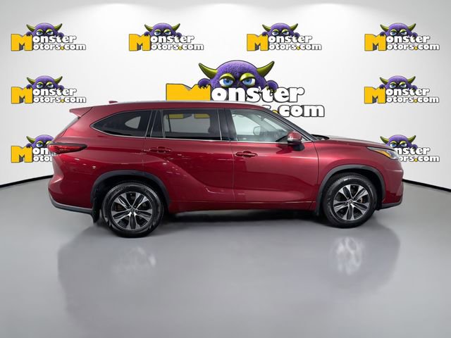 Used 2020 Toyota Highlander XLE image 4