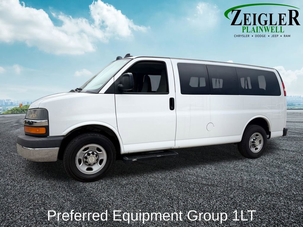 Used 2016 Chevrolet Express 2500 LT w/ LT Preferred Equipment Group RWD image 2