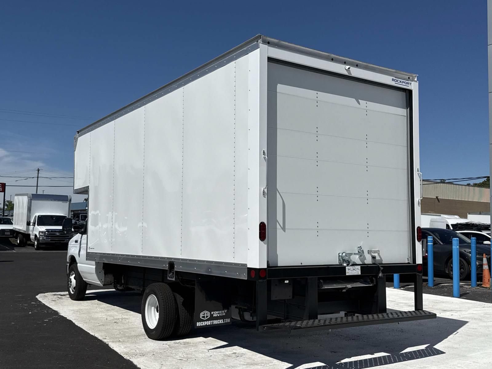 New 2027 Ford E-450 and Econoline 450 Super Duty w/ Power Equipment Group RWD image 5