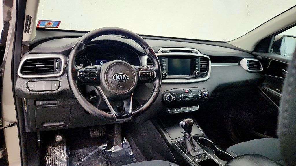 Used 2017 Kia Sorento FWD w/ LX Convenience Package image 12
