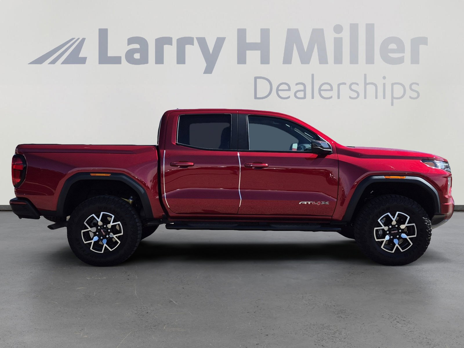 Used 2024 GMC Canyon AT4X image 6