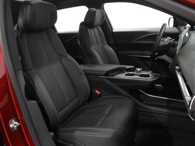 New 2026 Cadillac Lyriq V image 17